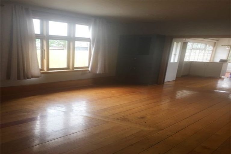 Photo of property in 250 Geraldine Street, Edgeware, Christchurch, 8013