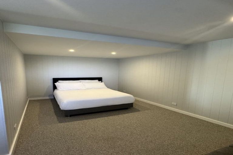 Photo of property in 174 Nevay Road, Karaka Bays, Wellington, 6022