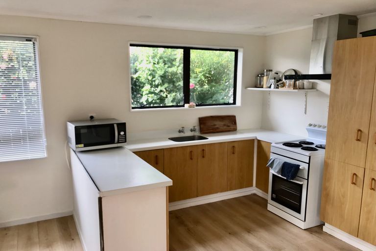 Photo of property in 1/14 Compass Place, Te Atatu Peninsula, Auckland, 0610