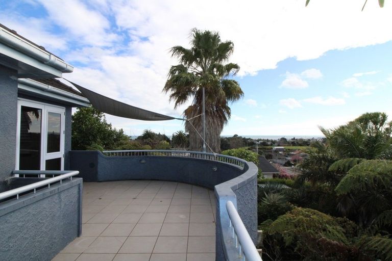 Photo of property in 82 Mangorei Road, Strandon, New Plymouth, 4312