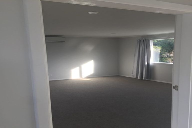 Photo of property in 1/27a Randwick Road, Northland, Wellington, 6012