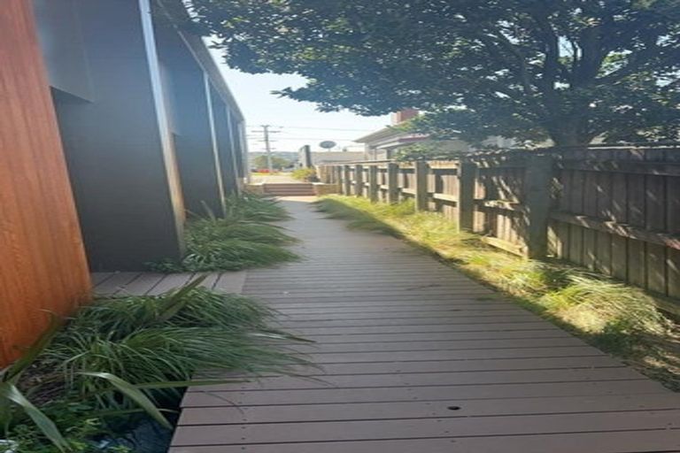 Photo of property in 7u1 Wha Street, Lyall Bay, Wellington, 6022