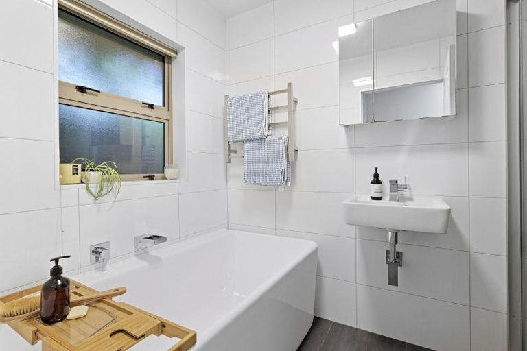 Photo of property in 7 Gilders Grove, Heathcote Valley, Christchurch, 8022