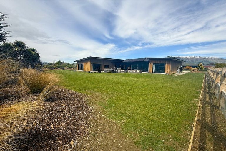 Photo of property in 22 Old Racecourse Road, Albert Town, Wanaka, 9305
