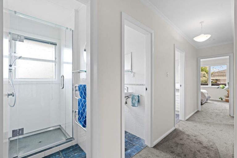 Photo of property in 29 Highfield Place, Avonhead, Christchurch, 8042