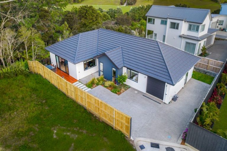 Photo of property in 75 Glenvar Ridge Road, Long Bay, Auckland, 0630