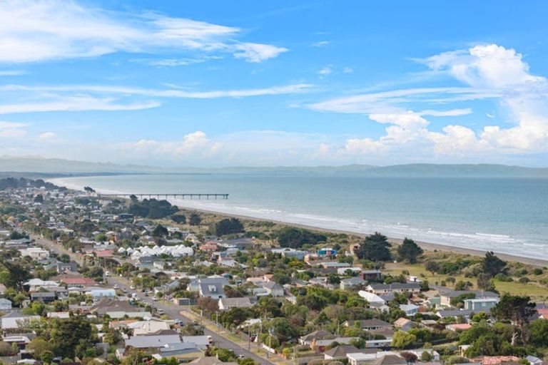 Photo of property in 237 Estuary Road, South New Brighton, Christchurch, 8062