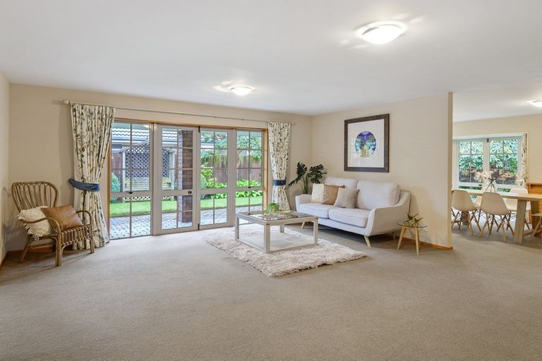 Photo of property in 26 Glenburn Place, Avonhead, Christchurch, 8042