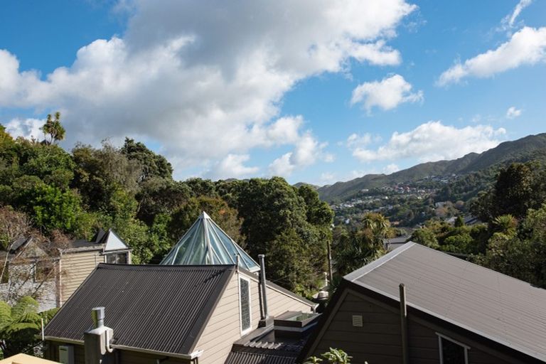 Photo of property in 17 Torwood Road, Khandallah, Wellington, 6035