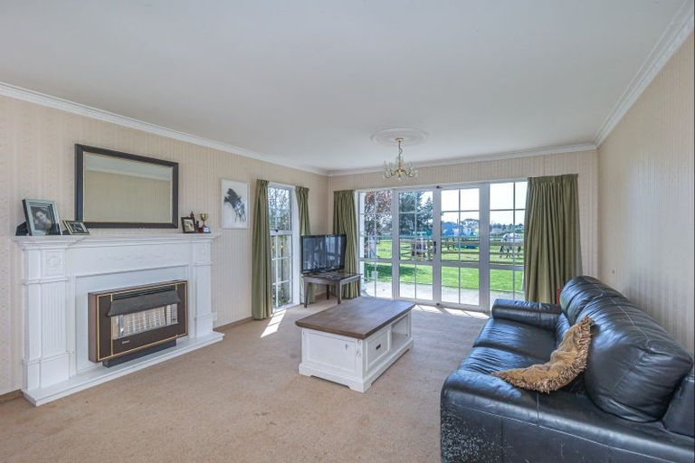 Photo of property in 140 Mako Mako Road, Levin, 5510