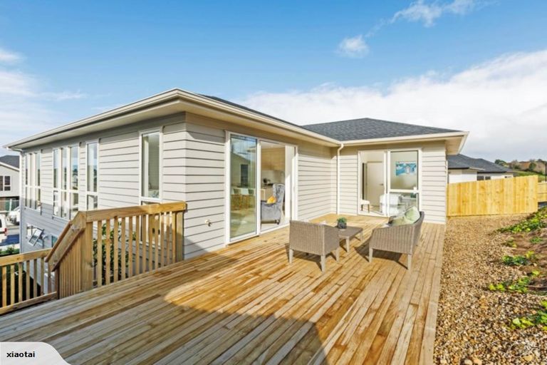 Photo of property in 98 Godfrey Drive, Orewa, 0931