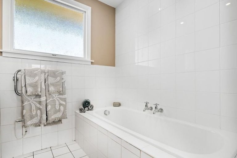 Photo of property in 10 Chedworth Avenue, Bishopdale, Christchurch, 8053