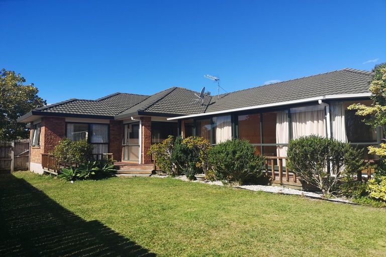 Photo of property in 21 Kilsyth Way, East Tamaki Heights, Auckland, 2016