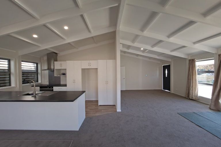 Photo of property in 62 Seaview Road, Marfell, New Plymouth, 4310