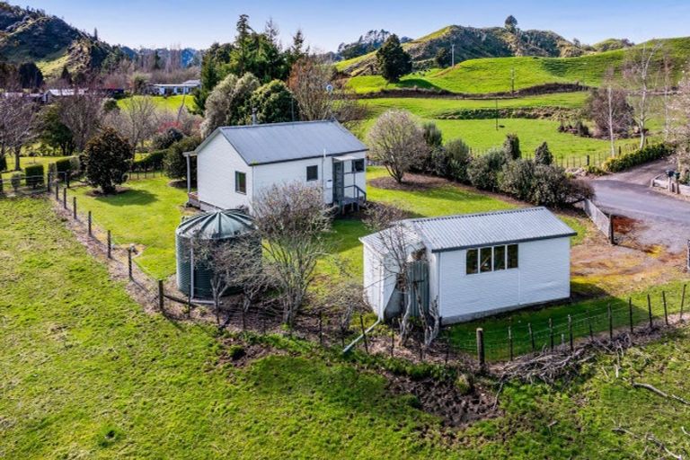 Photo of property in 2445 Tarata Road, Tarata, Inglewood, 4387