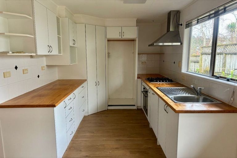 Photo of property in 1/114 Canongate Street, Birkdale, Auckland, 0626