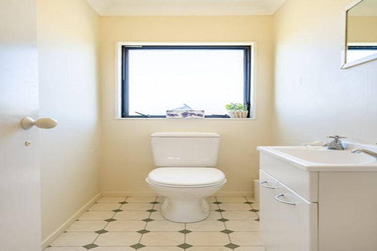 Photo of property in 167f2 Westchester Drive, Churton Park, Wellington, 6037