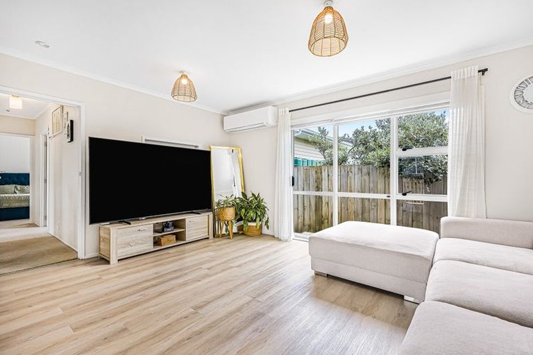 Photo of property in 1/12 Marewa Street, Te Atatu South, Auckland, 0610