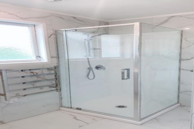 Photo of property in 2/80 Gloria Avenue, Te Atatu Peninsula, Auckland, 0610