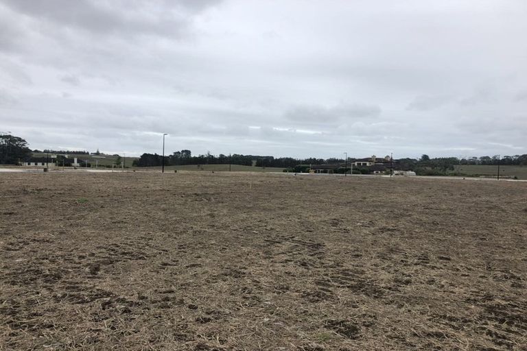 Photo of property in 35 Hayfield Way, Karaka, Papakura, 2113