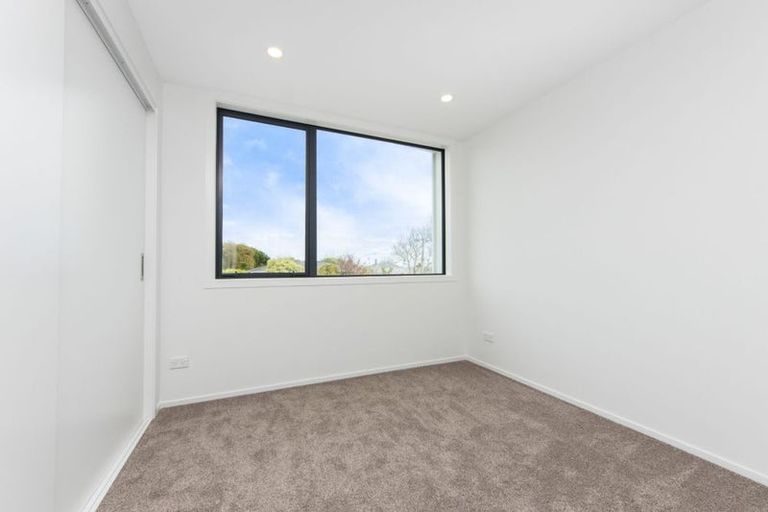 Photo of property in 6 Mokopiko Court, Beach Haven, Auckland, 0626