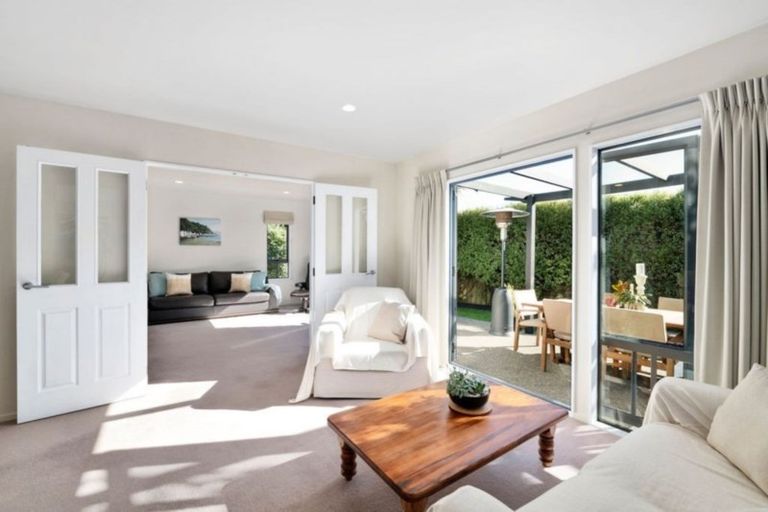 Photo of property in 2c Observatory Close, Whitby, Porirua, 5024