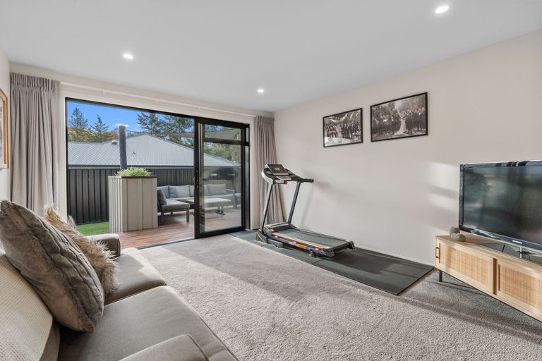 Photo of property in 64 Heathfield Drive, Mosgiel, 9024