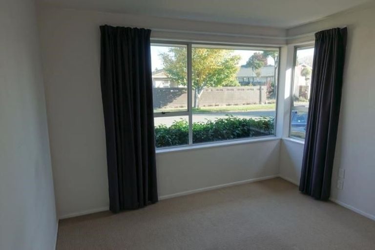 Photo of property in 20 Broadfell Avenue, Avonhead, Christchurch, 8042