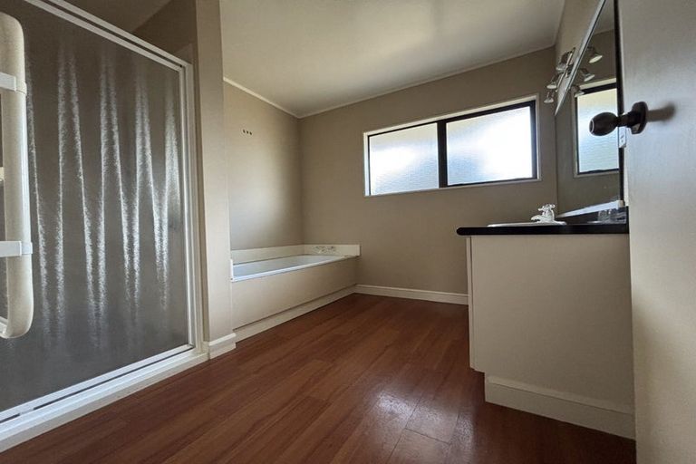 Photo of property in 33 Carnoustie Drive, Wattle Downs, Auckland, 2103