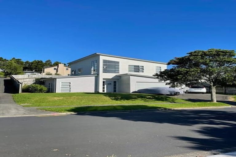 Photo of property in 22 Kittiwake Drive, Schnapper Rock, Auckland, 0632