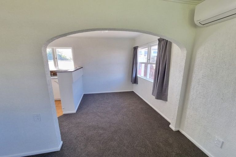 Photo of property in 12 Raglan Street, Mangere East, Auckland, 2024