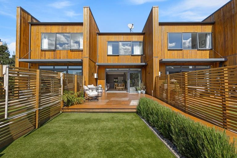 Photo of property in 21 Hudson Bay Road, Hobsonville, Auckland, 0616