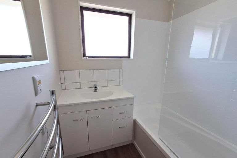 Photo of property in 53f2 Clifford Road, Johnsonville, Wellington, 6037