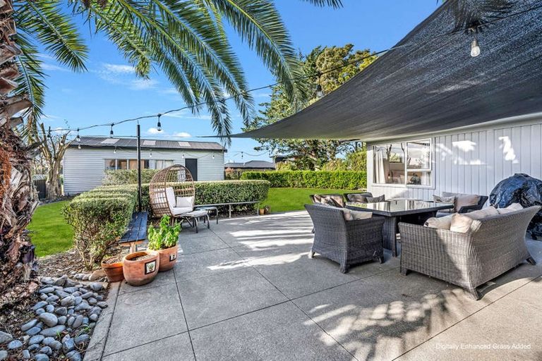 Photo of property in 37 Pitt Street, Clive, 4102