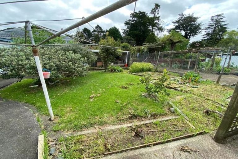 Photo of property in 71 Smythe Road, Henderson, Auckland, 0612