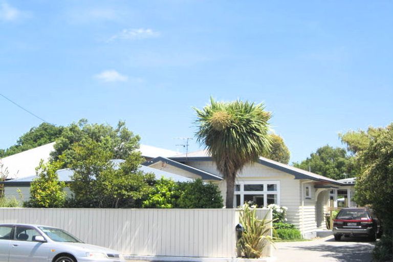 Photo of property in 43 Barrington Street, Somerfield, Christchurch, 8024