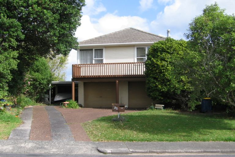 Photo of property in 13 Ozich Avenue, Te Atatu South, Auckland, 0610