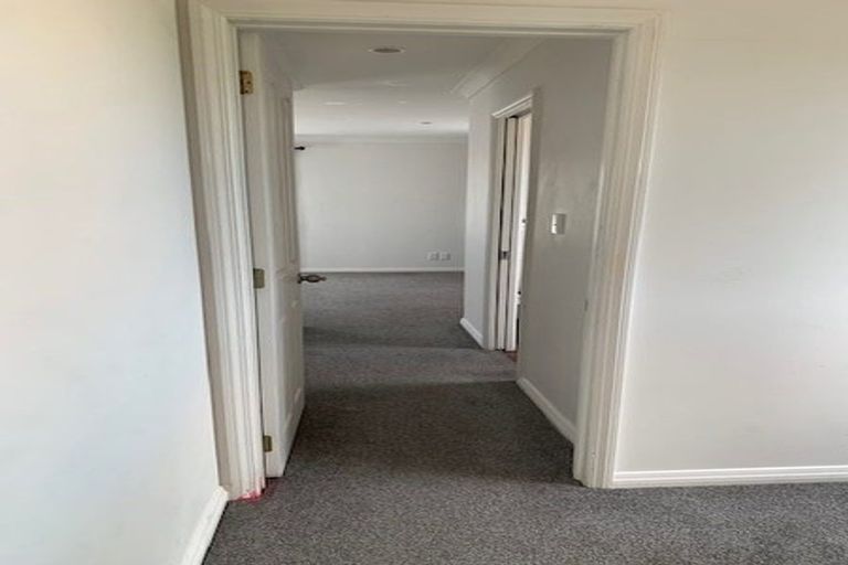 Photo of property in 2 Glastry Close, East Tamaki Heights, Auckland, 2016