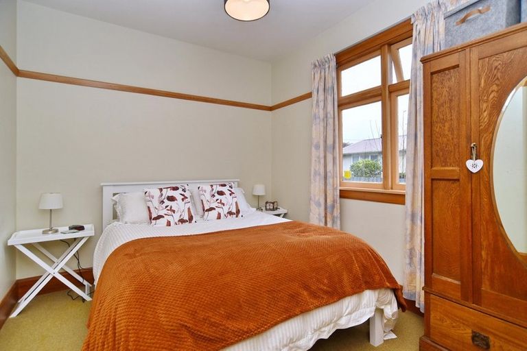 Photo of property in 100 Edward Avenue, Edgeware, Christchurch, 8013