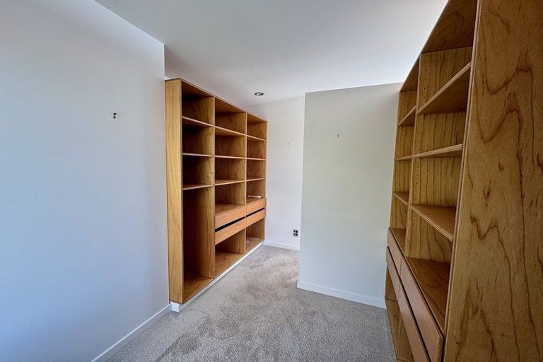 Photo of property in 15b Seaview Road, Paremata, Porirua, 5024
