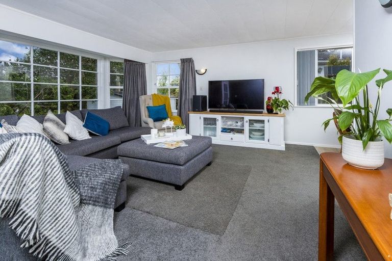 Photo of property in 42 Hellyers Street, Birkdale, Auckland, 0626