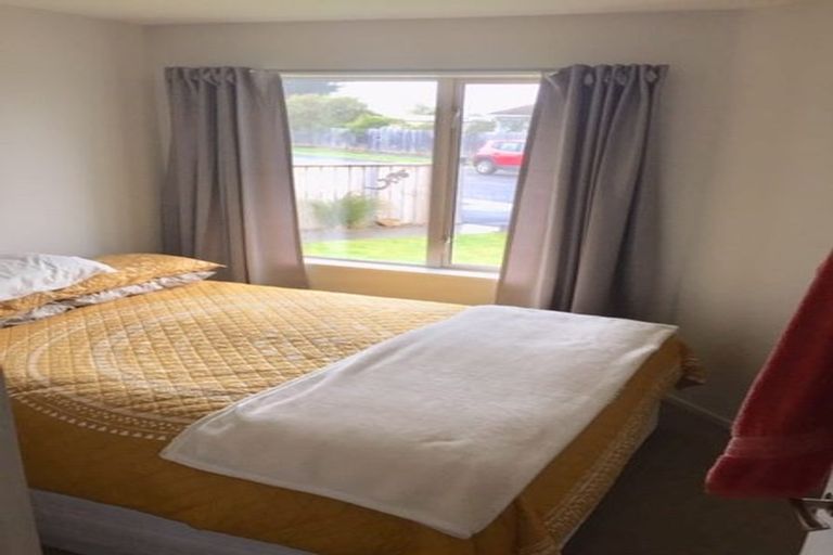 Photo of property in 73 Wattle Drive, New Brighton, Christchurch, 8083