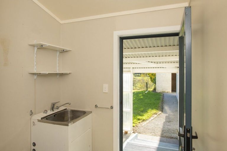 Photo of property in 911 Kanakanaia Road, Whatatutu, Te Karaka, 4091