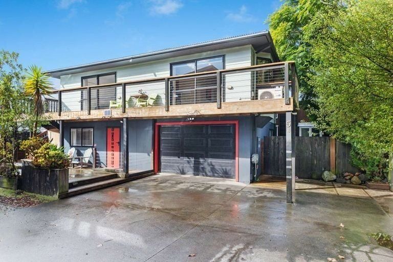 Photo of property in 5b Collingwood Road, Waiuku, 2123