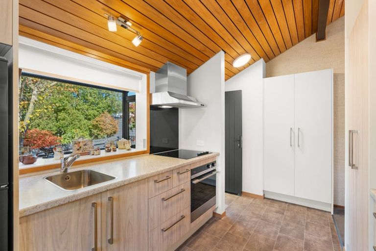 Photo of property in 2/207a Fifield Terrace, Opawa, Christchurch, 8023