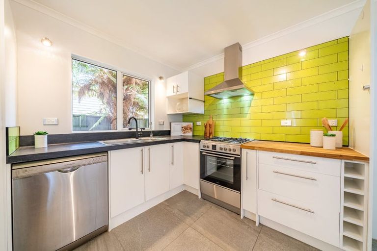 Photo of property in 22 Bridge Road, Birchville, Upper Hutt, 5018