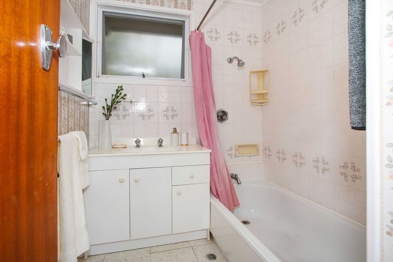 Photo of property in 15 Bishopgate Street, Birkdale, Auckland, 0626