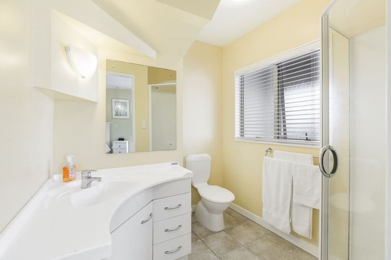 Photo of property in 1/81 Birkenhead Avenue, Birkenhead, Auckland, 0626