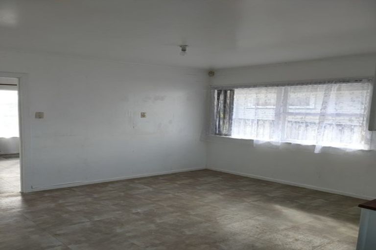 Photo of property in 25 Raglan Street, Mangere East, Auckland, 2024