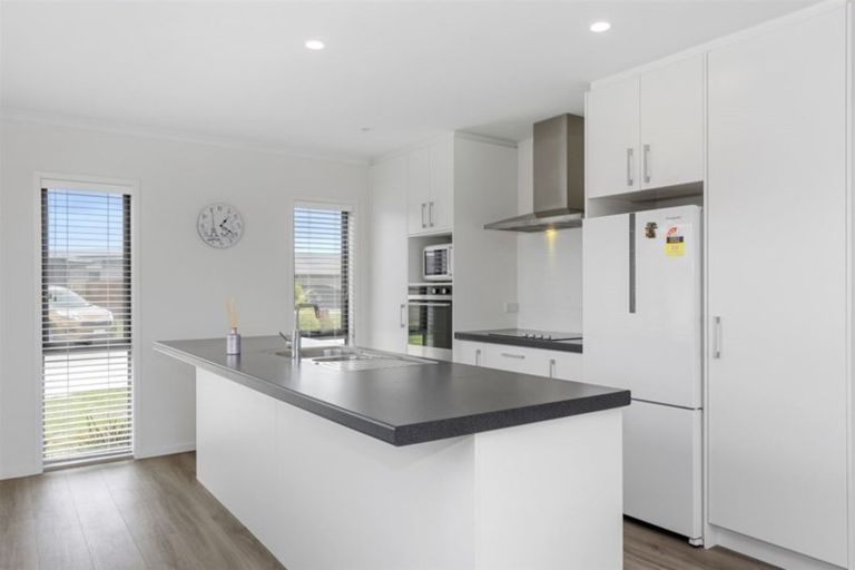 Photo of property in 23 Oka Street, Papamoa Beach, Papamoa, 3118